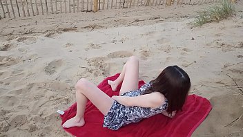 Милая сучка отдалась на пляже мужу с финалом внутрь